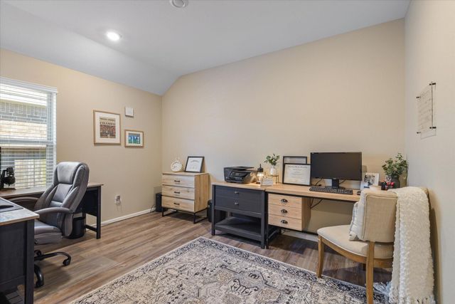 732 Scenic Lake Drive, La Marque, TX 77568