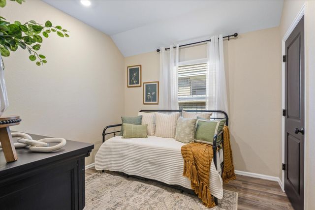 732 Scenic Lake Drive, La Marque, TX 77568