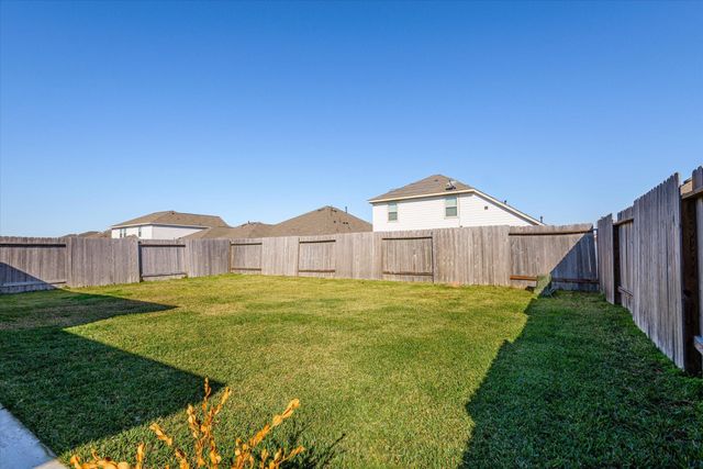 732 Scenic Lake Drive, La Marque, TX 77568