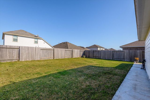 732 Scenic Lake Drive, La Marque, TX 77568