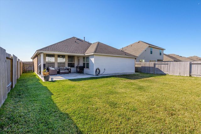 732 Scenic Lake Drive, La Marque, TX 77568