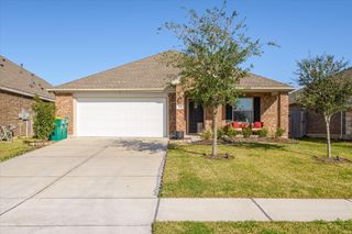 732 Scenic Lake Drive, La Marque, TX 77568