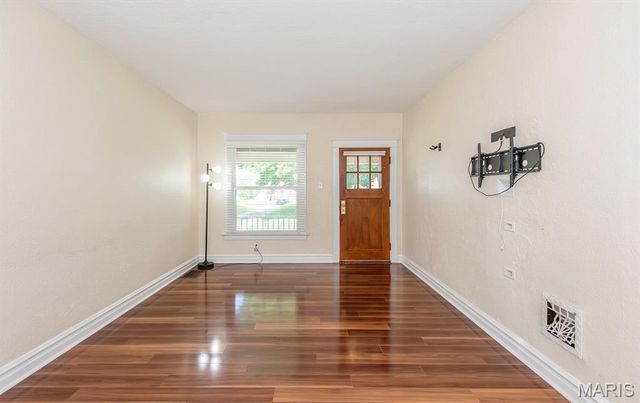3930 Meramec Street, St Louis, MO 63116