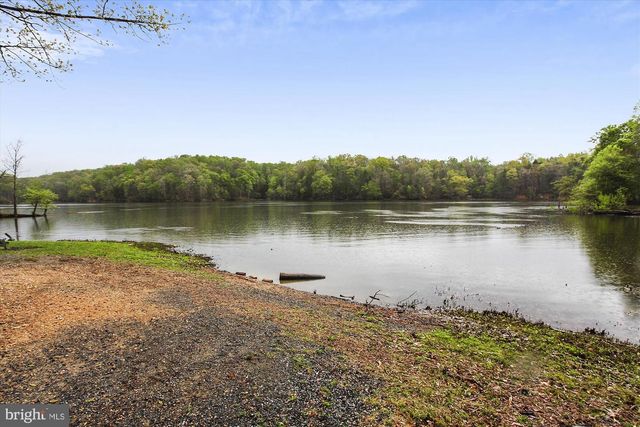 2912 CAMBRIDGE DR, Woodbridge, VA 22192