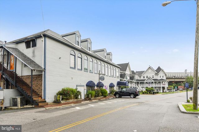 2912 CAMBRIDGE DR, Woodbridge, VA 22192