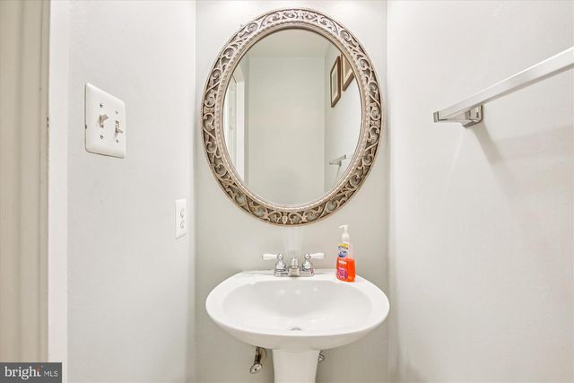 2912 CAMBRIDGE DR, Woodbridge, VA 22192