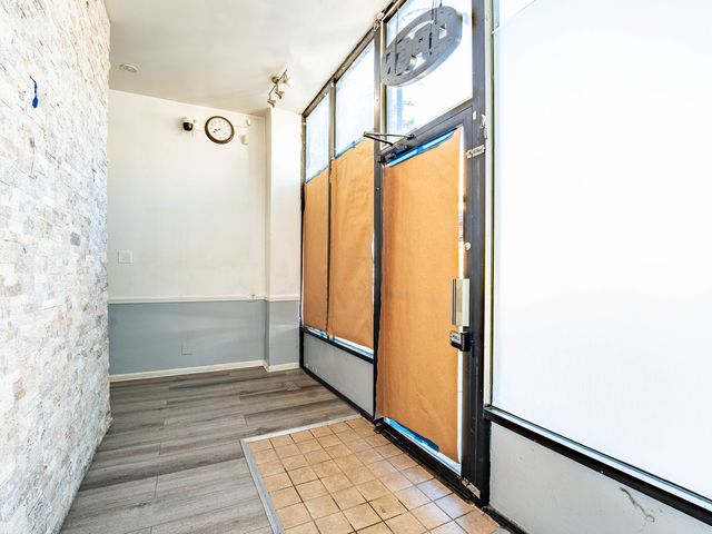 2242 N Western Avenue, Chicago, IL 60647