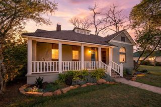 1202 Pecan ST, Bastrop, TX 78602