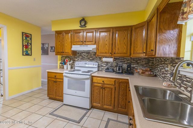 6110 W 4TH Manor, Palatka, FL 32177