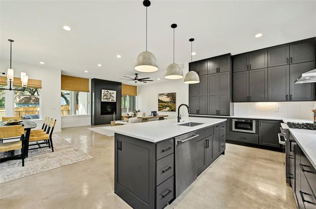 18405 Georgetown DR, Jonestown, TX 78645