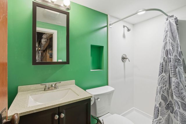 1047 JAMESON STEET, Saint Paul, MN 55103