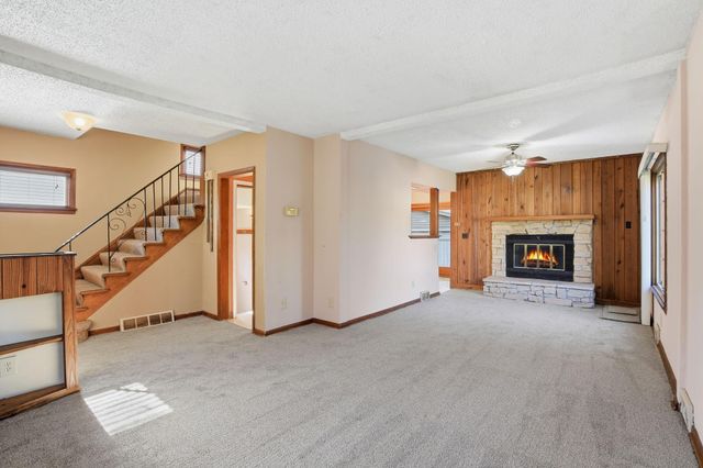 1047 JAMESON STEET, Saint Paul, MN 55103