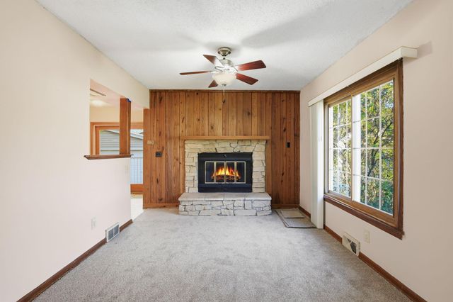 1047 JAMESON STEET, Saint Paul, MN 55103