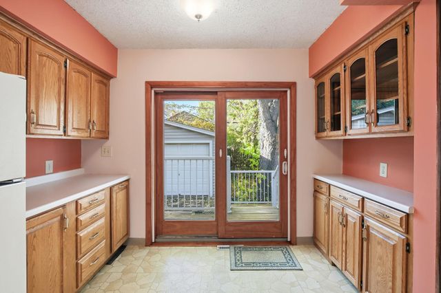 1047 JAMESON STEET, Saint Paul, MN 55103