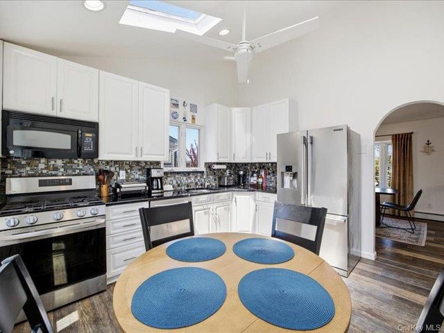 3894 Nancy Lane, Seaford, NY 11783