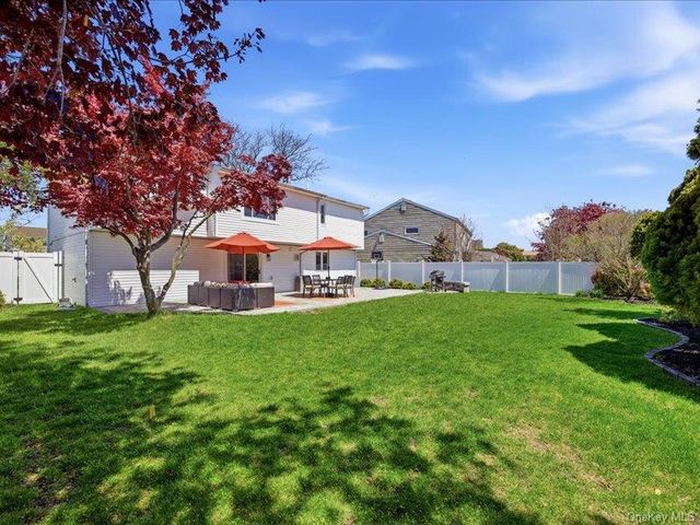 3894 Nancy Lane, Seaford, NY 11783