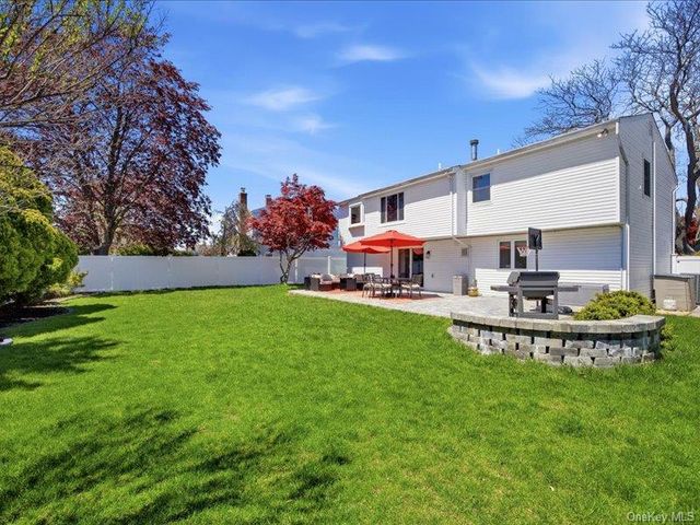 3894 Nancy Lane, Seaford, NY 11783
