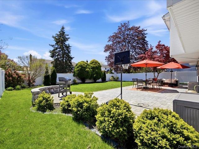 3894 Nancy Lane, Seaford, NY 11783