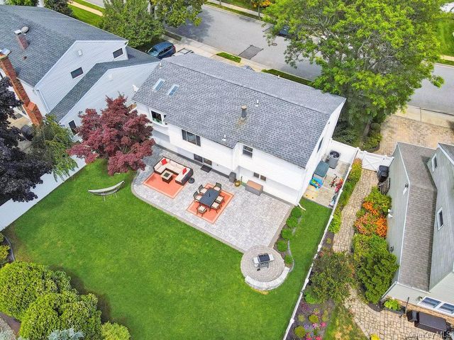 3894 Nancy Lane, Seaford, NY 11783