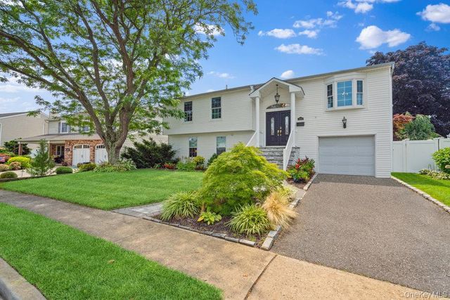 3894 Nancy Lane, Seaford, NY 11783