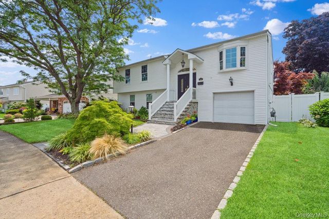 3894 Nancy Lane, Seaford, NY 11783