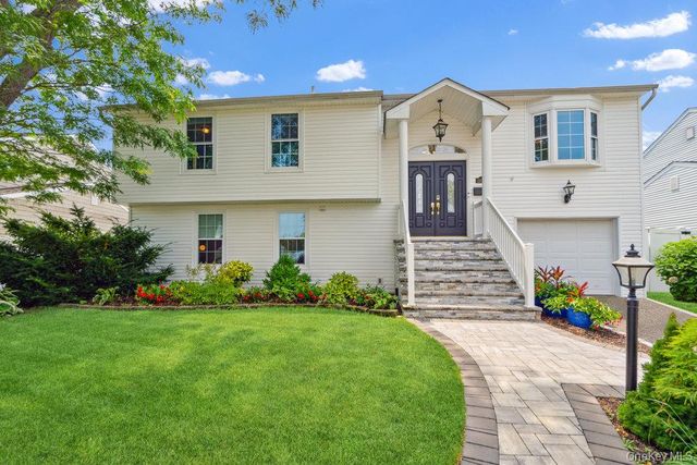 3894 Nancy Lane, Seaford, NY 11783