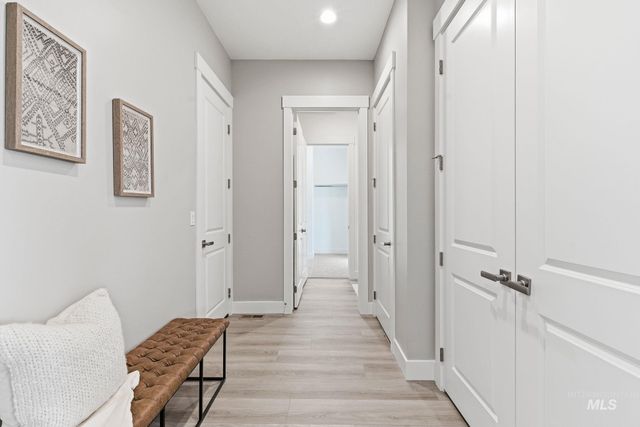 2301 N Mountain Vista Ave, Star, ID 83669