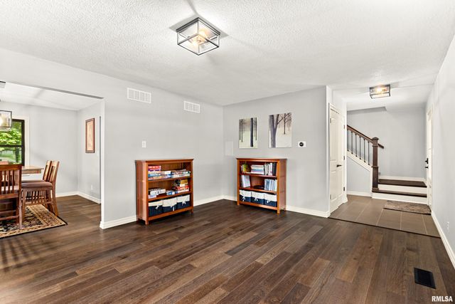 325 LOTUS Drive, Morton, IL 61550