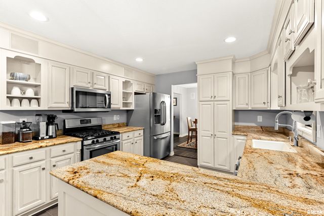 325 LOTUS Drive, Morton, IL 61550
