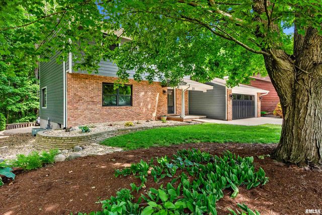 325 LOTUS Drive, Morton, IL 61550