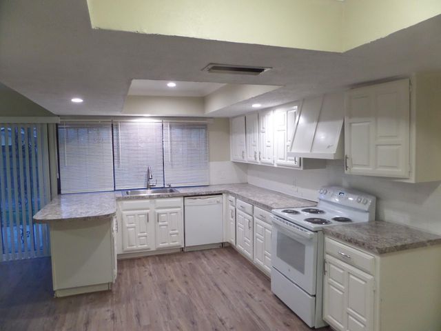 14611 Leacrest Drive, Houston, TX 77049