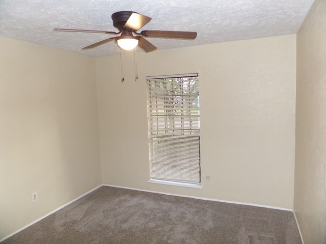 14611 Leacrest Drive, Houston, TX 77049