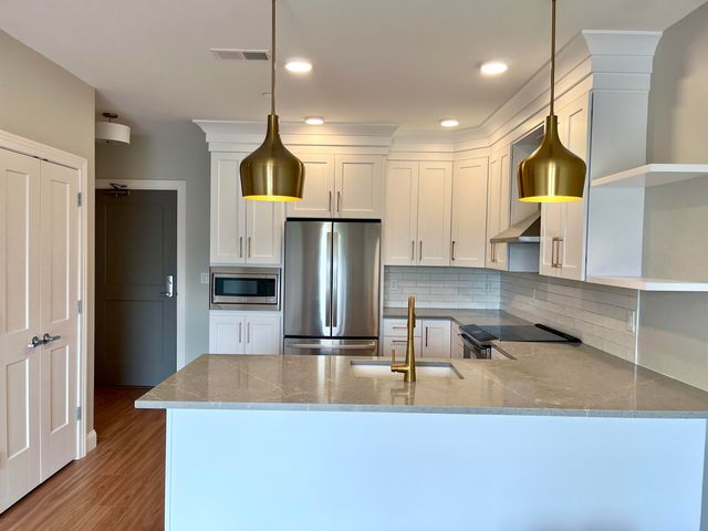 99 Foundry Place 304, Portsmouth, NH 03801