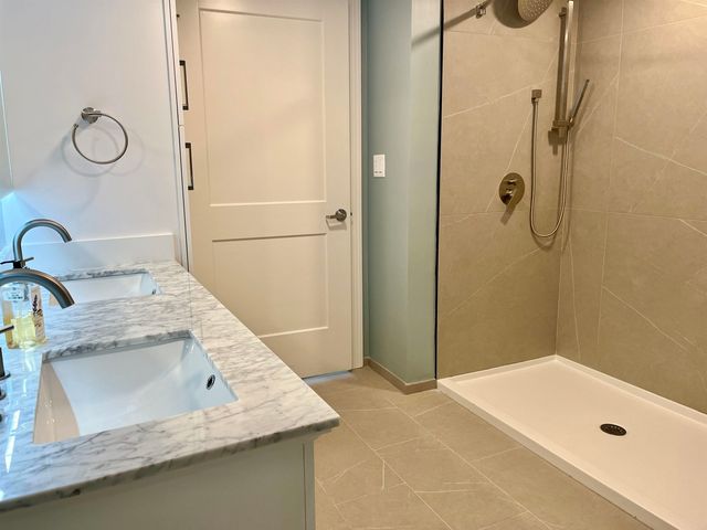 99 Foundry Place 304, Portsmouth, NH 03801