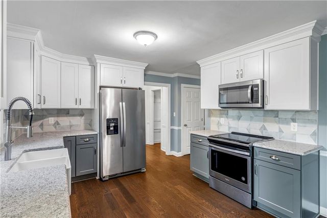 4103 Oak Hollow Drive, High Point, NC 27265