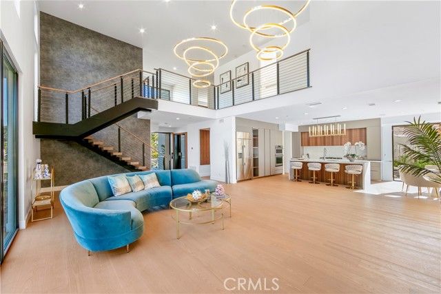 853 Oak, Costa Mesa, CA 92627