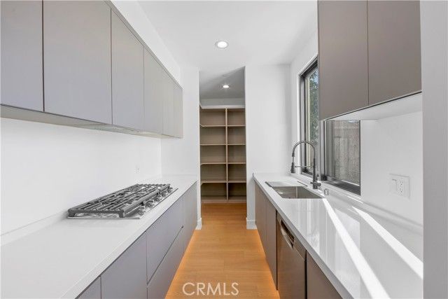 853 Oak, Costa Mesa, CA 92627