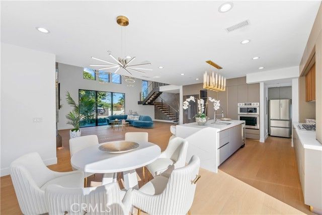 853 Oak, Costa Mesa, CA 92627