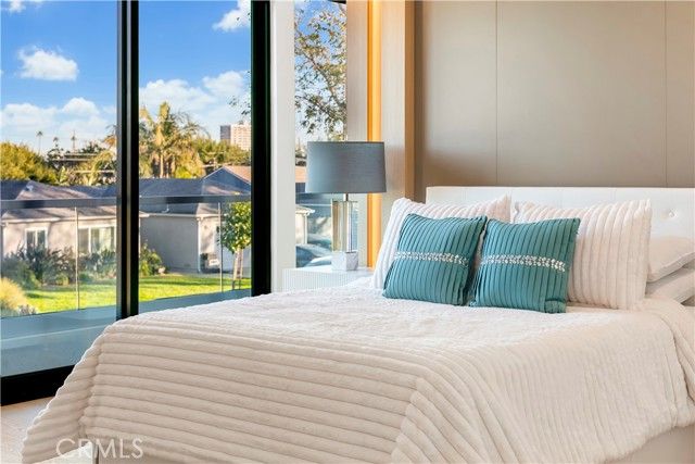 853 Oak, Costa Mesa, CA 92627