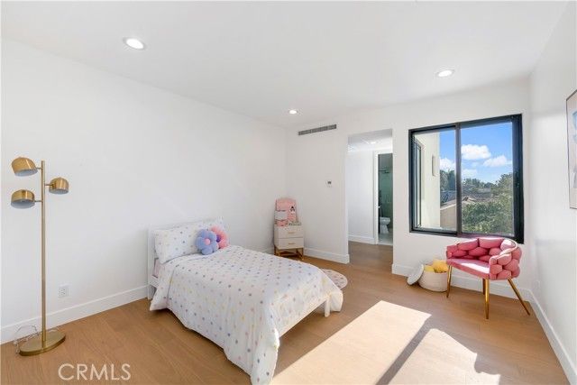 853 Oak, Costa Mesa, CA 92627