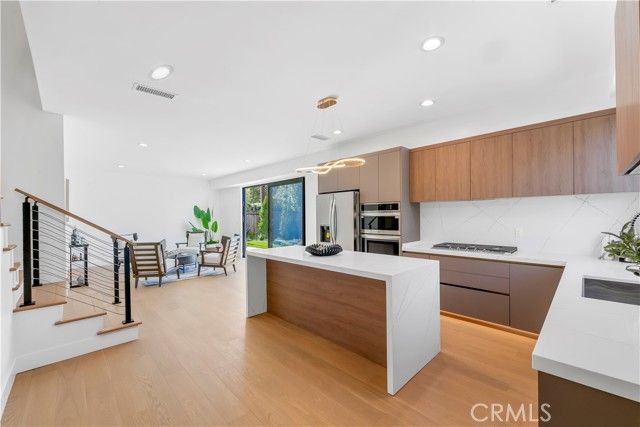 853 Oak, Costa Mesa, CA 92627