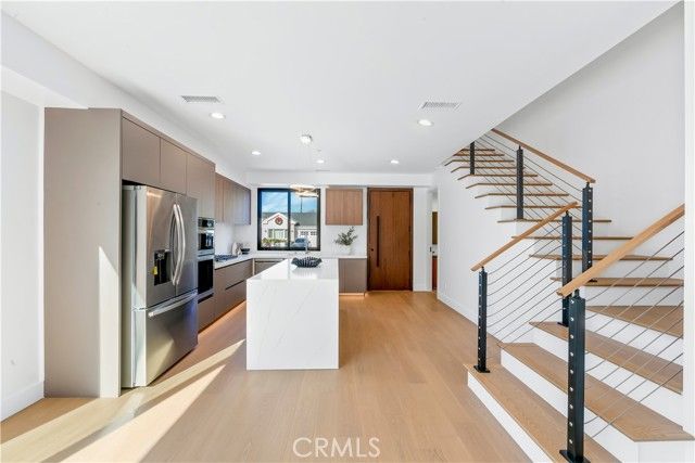 853 Oak, Costa Mesa, CA 92627