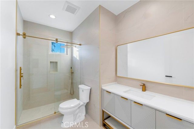 853 Oak, Costa Mesa, CA 92627