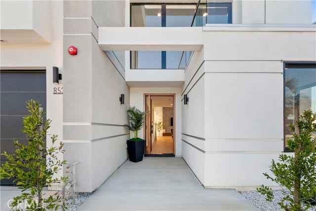 853 Oak, Costa Mesa, CA 92627