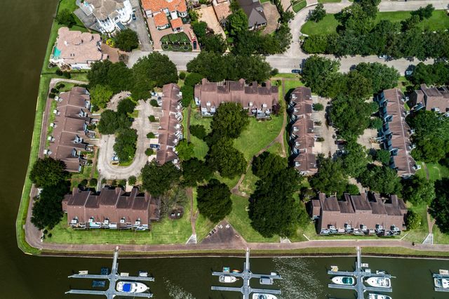 1931 Enterprise Avenue, League City, TX 77573