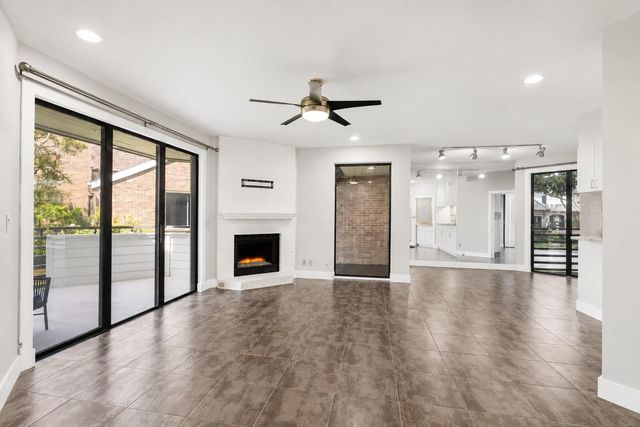 1931 Enterprise Avenue, League City, TX 77573