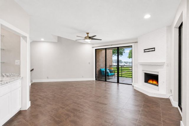 1931 Enterprise Avenue, League City, TX 77573