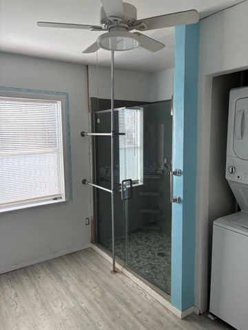 104 Draper Street, Columbus, TX 78934