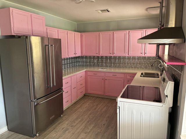 104 Draper Street, Columbus, TX 78934