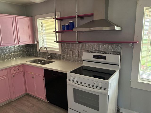 104 Draper Street, Columbus, TX 78934